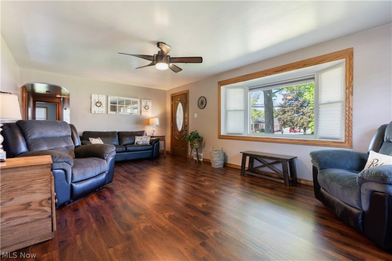 4260 Broadway Avenue, Louisville, OH - Photo 5