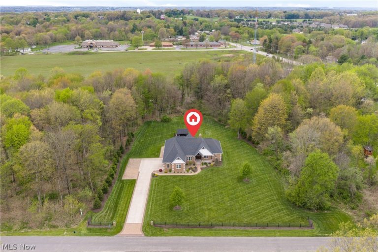 8622 Hunters Ridge Run, Wadsworth, OH - Photo 4
