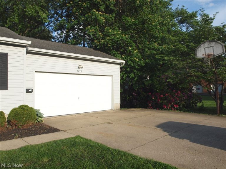 1422 Woodlawn Avenue, Canton, OH - Photo 2