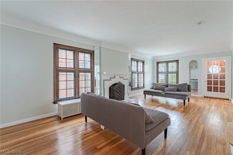 16724 Scottsdale Boulevard, Shaker Heights, OH - Photo 3