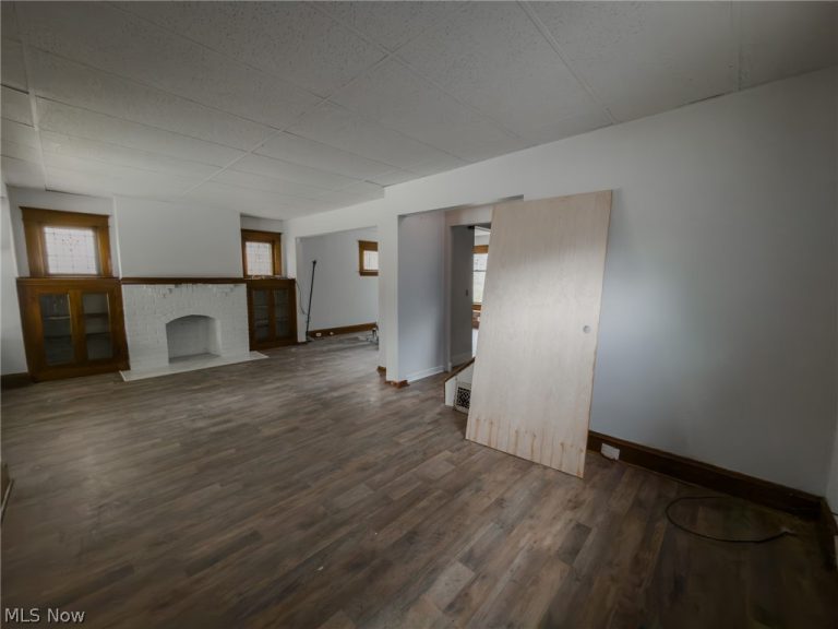 9409 Empire Avenue, Cleveland, OH - Photo 3
