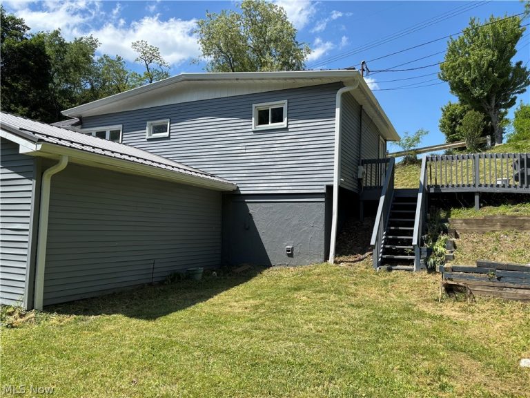 300 Henry, East Liverpool, OH - Photo 3