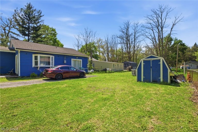622 Riverside Boulevard, Eastlake, OH - Photo 3