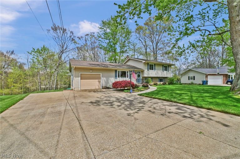 3109 Fair Oaks Drive, Norton, OH - Photo 3