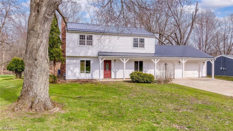 8051 Wren Drive, Macedonia, OH - Photo 2