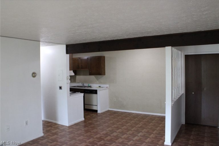 8557 Akins Road #103, North Royalton, OH - Photo 6