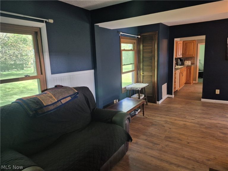 1263 Royalwood Road, Broadview Heights, OH - Photo 8