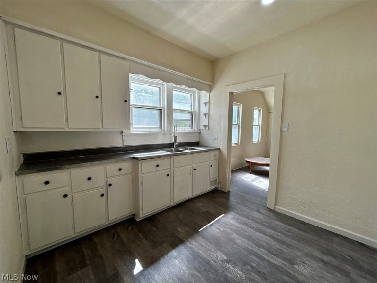 1317 Plum Street #Apt 1, Steubenville, OH - Photo 3