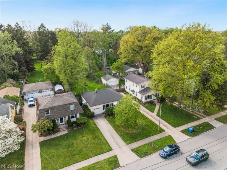 4284 204th Street, Fairview Park, OH - Photo 3
