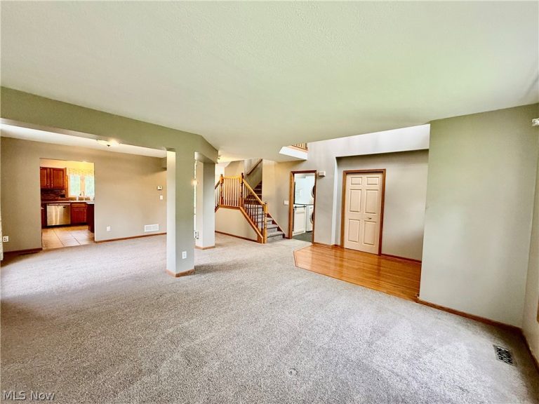 3076 Ravineview Circle, Stow, OH - Photo 6