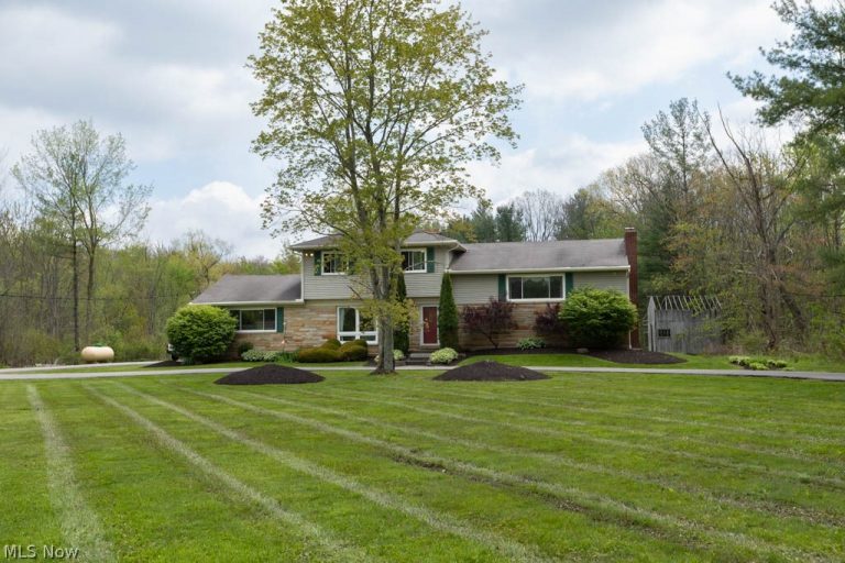 13047 Forest Road, Burton, OH - Photo 6