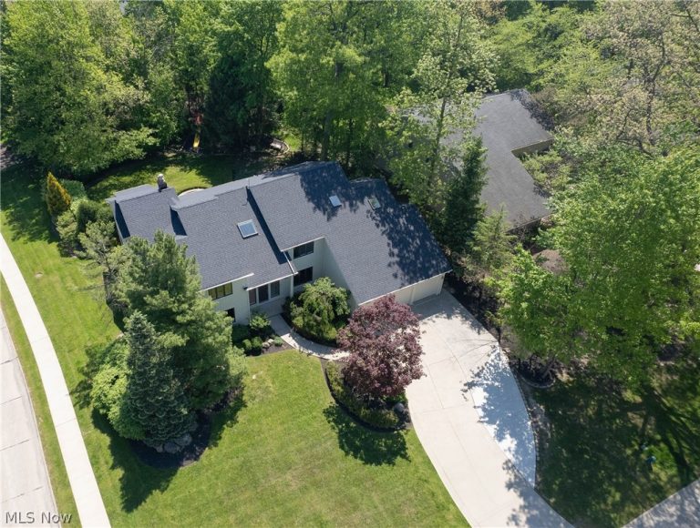 3939 Beechmont Trail, Orange, OH - Photo 3