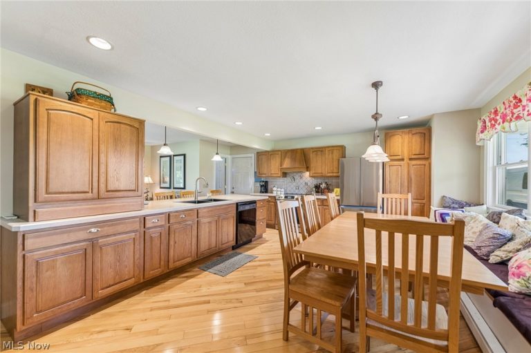 17342 Indian Hollow Road, Grafton, OH - Photo 3