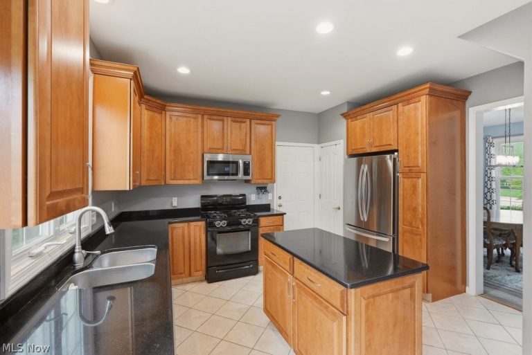 558 Alliance Drive, Northfield, OH - Photo 3