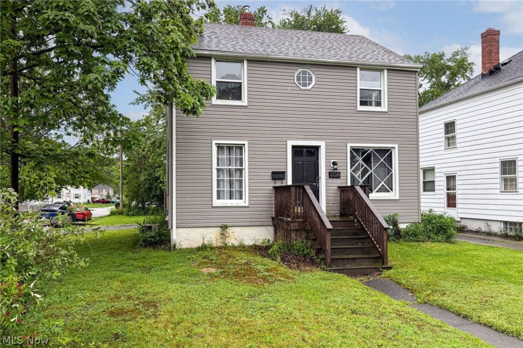 206 Johnson Avenue, Cuyahoga Falls, OH