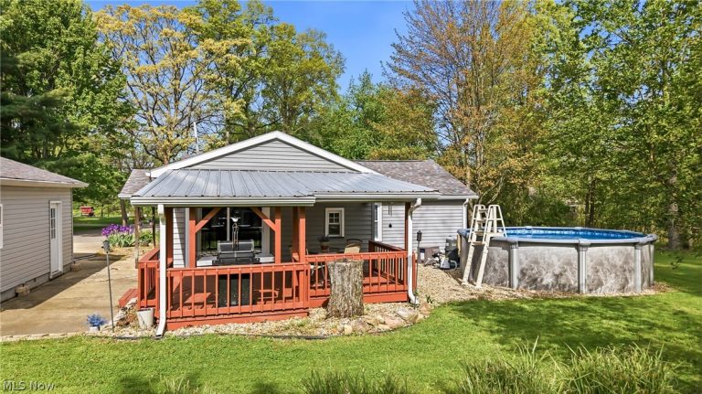 3635 Homewood Avenue, Hubbard, OH - Photo 8