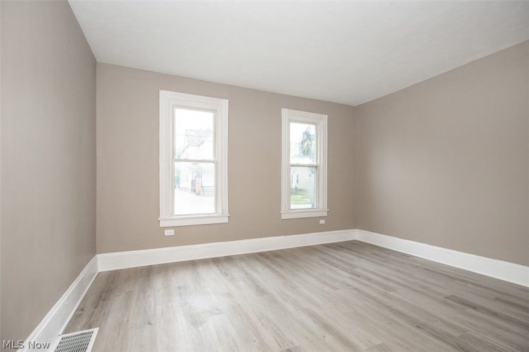 3211 90th Street, Cleveland, OH - Photo 8