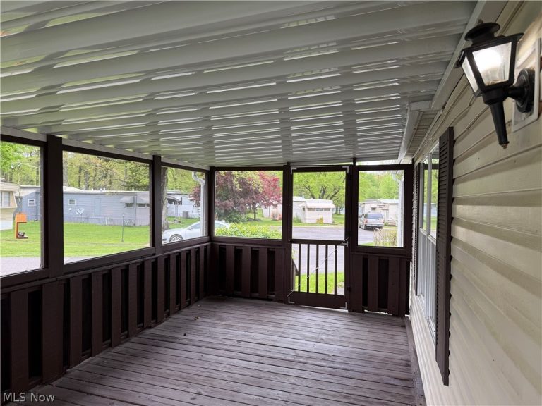 43 Outer Drive, Vienna, OH - Photo 6
