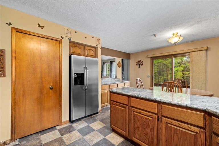 5516 Andover Drive, Parma, OH - Photo 6
