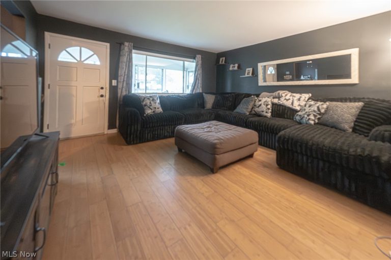 1854 Drenik Drive, Wickliffe, OH - Photo 6