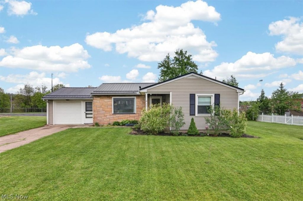 437 Wilson Avenue, Girard, OH