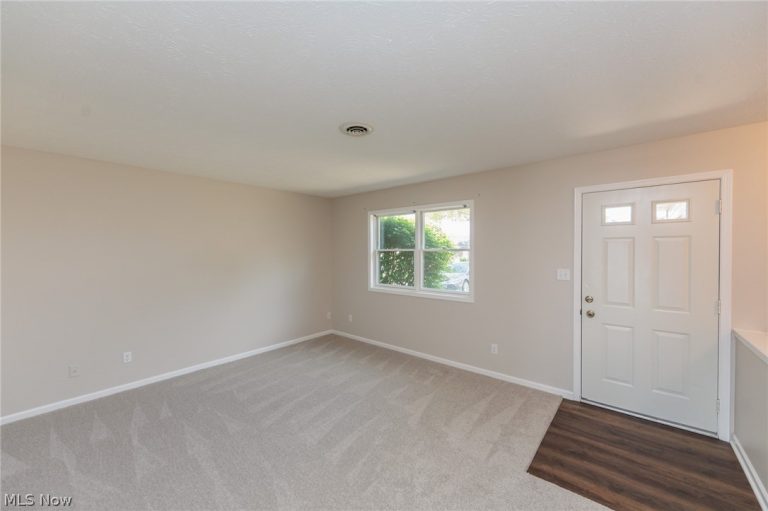 126 Royal Crest Drive #E, Seville, OH - Photo 4