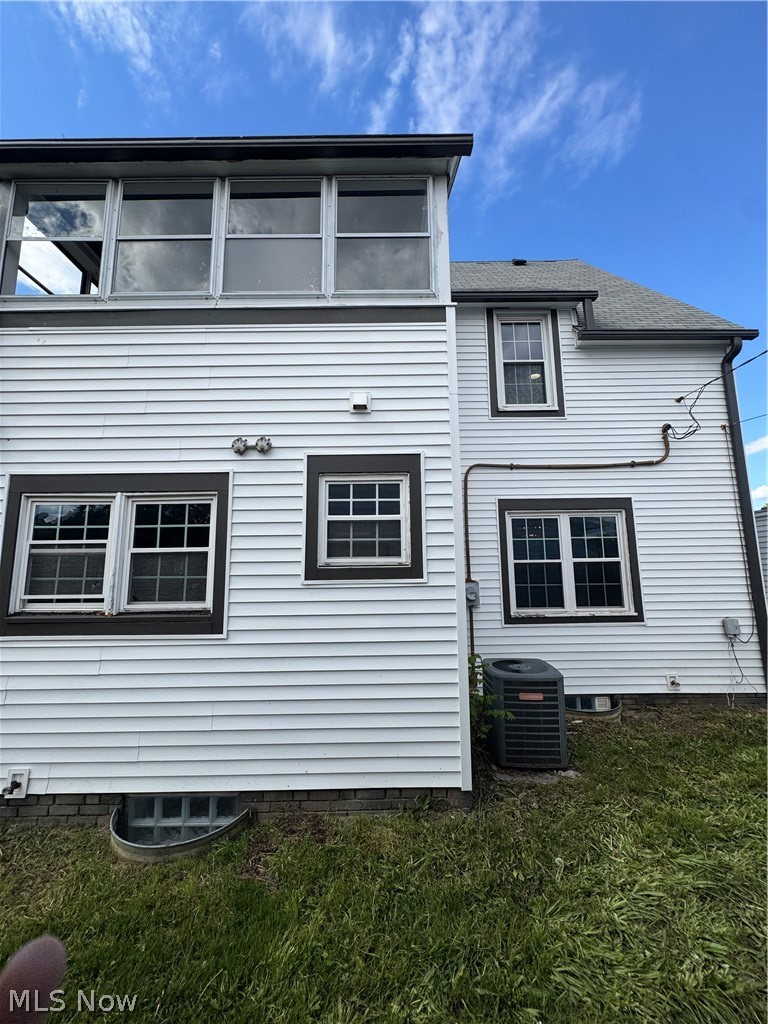 10900 Vernon Avenue, Garfield Heights, OH - Photo 6