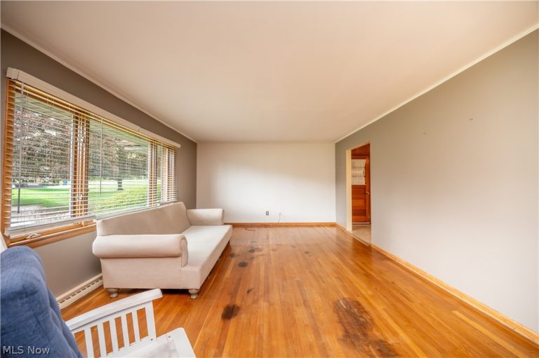 7627 Catherine Street, Masury, OH - Photo 4