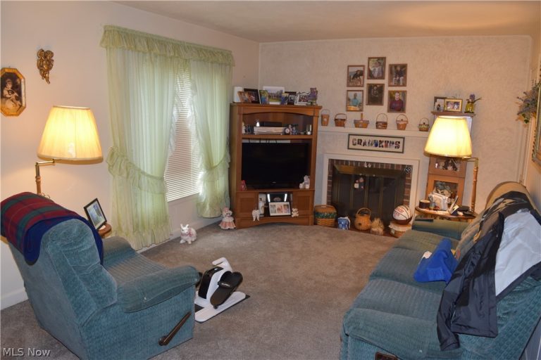 132 Sugar Street, St Clairsville, OH - Photo 2