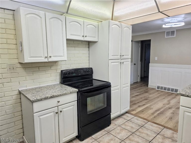 1702 Bears Den Road, Youngstown, OH - Photo 8
