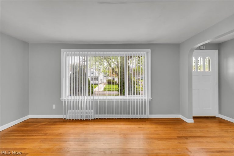 5440 Hollywood Avenue, Maple Heights, OH - Photo 3