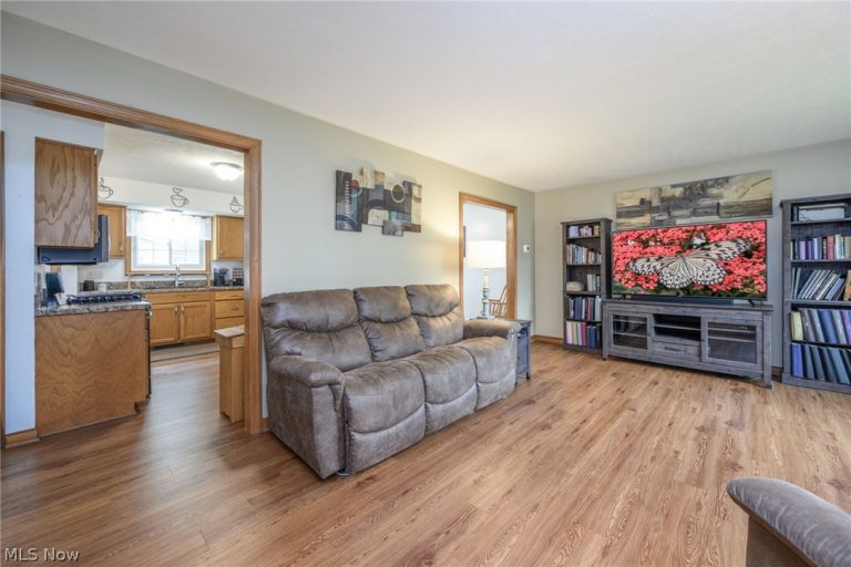 412 Lincoln Avenue, Cuyahoga Falls, OH - Photo 3