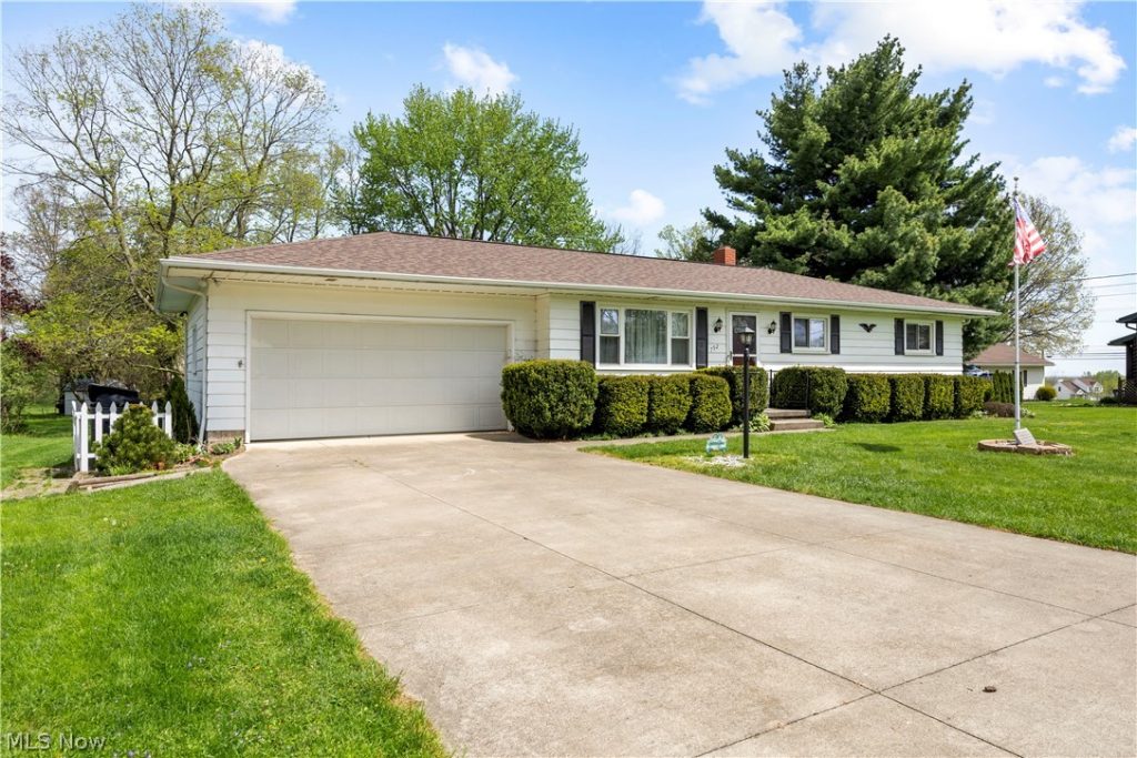 792 Hillcrest Drive, Wadsworth, OH