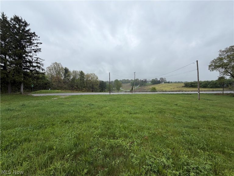 7043 Shepler Church Avenue, Navarre, OH - Photo 3