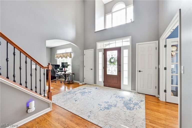 457 Cedarwood Road, Avon Lake, OH - Photo 4