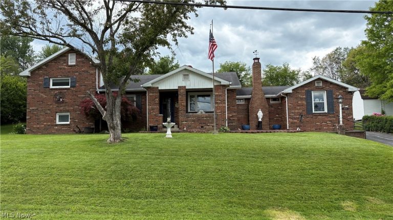 1213 Oakwood Street, East Liverpool, OH, 43920