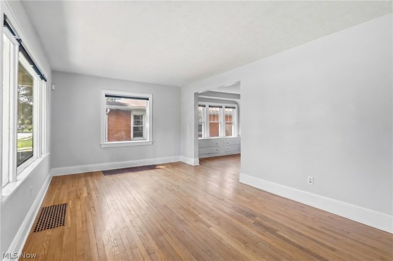 330 Hawkins Avenue, Akron, OH - Photo 3