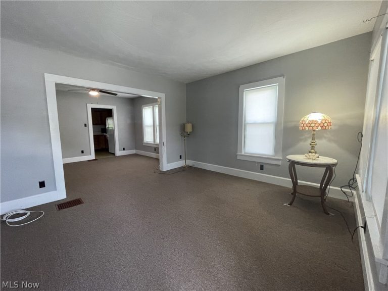 304 Dewey Avenue, Cambridge, OH - Photo 4