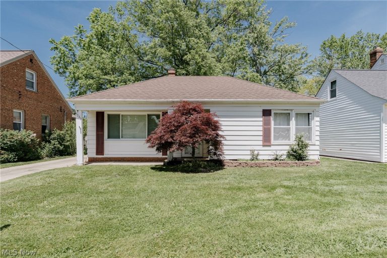 5363 Summit Road, Lyndhurst, OH - Photo 2