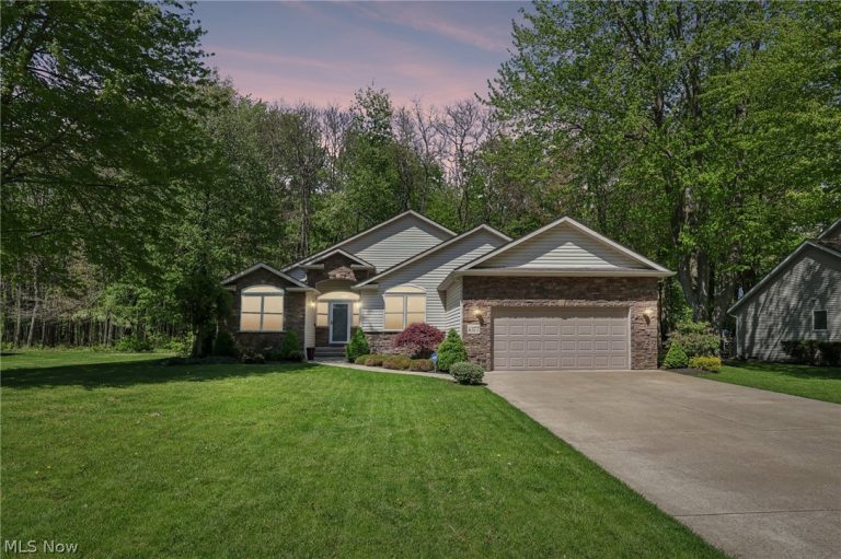 4377 Stonegate Drive, Ashtabula, OH - Photo 2