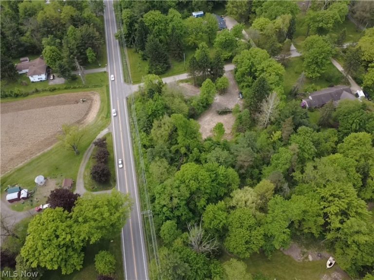 8460 Ridgewood Lane, Novelty, OH - Photo 4