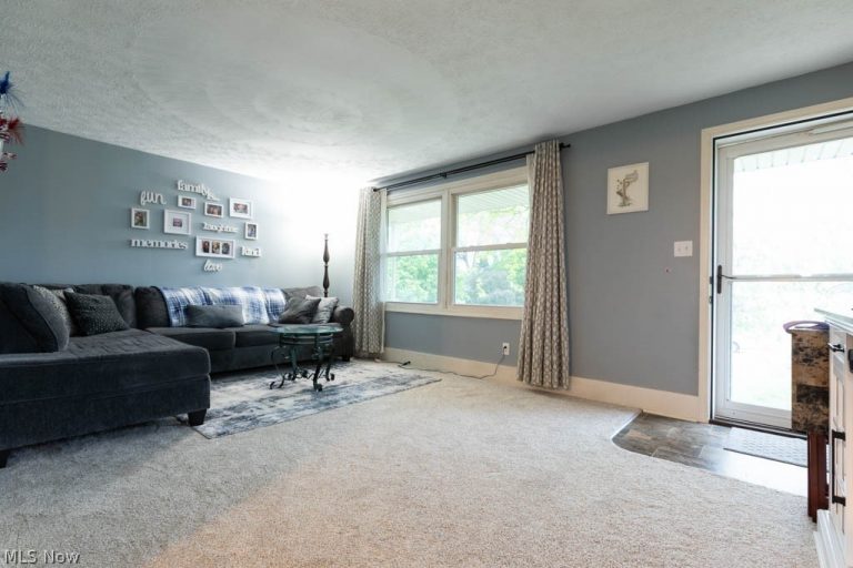 1094 Desert Street, Uniontown, OH - Photo 4