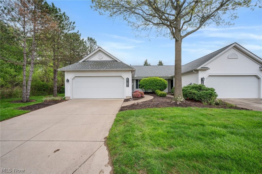 33817 Honeysuckle Lane, North Ridgeville, OH