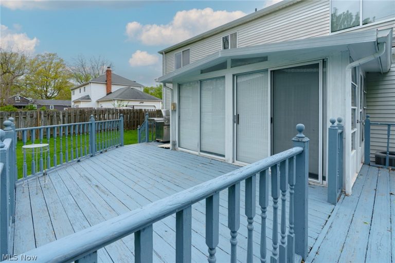 27111 Newton Circle, North Olmsted, OH - Photo 5