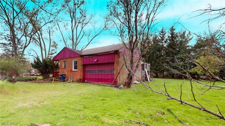 29999 Miles Road, Chagrin Falls, OH - Photo 6