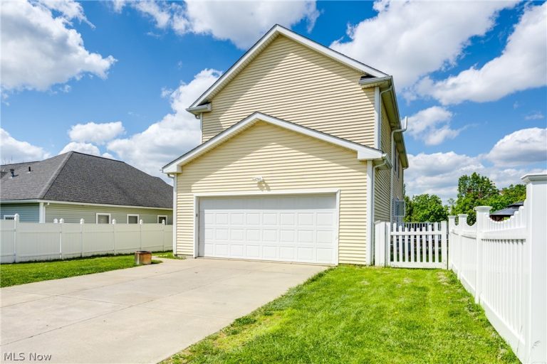2750 Himelrigh Boulevard, Barberton, OH - Photo 4
