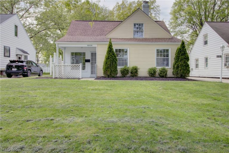 6836 Beresford Avenue, Parma Heights, OH - Photo 2