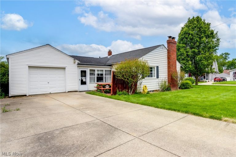 1114 Lincoln Avenue, Cuyahoga Falls, OH - Photo 2