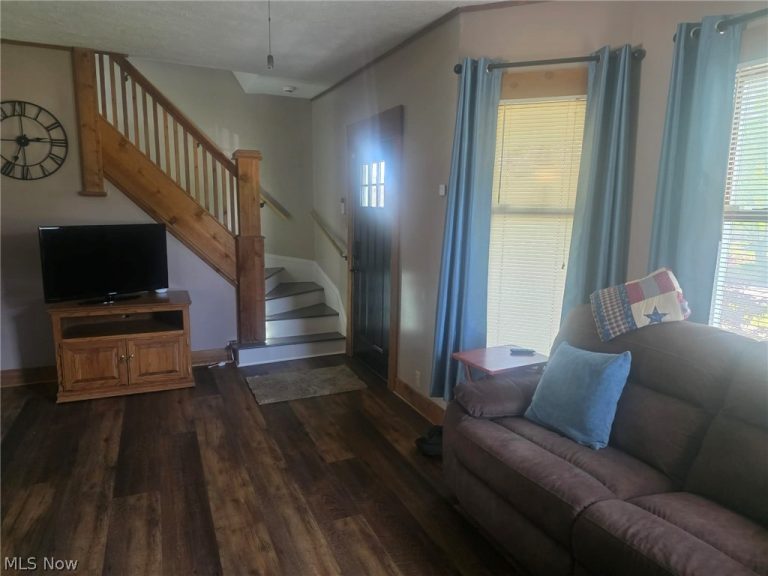 128 Harvard Avenue, Elyria, OH - Photo 4
