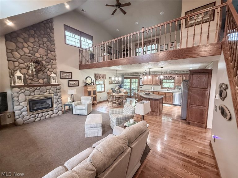 247 Spence Road, Belpre, OH - Photo 8